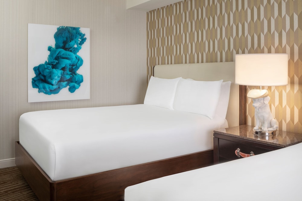 Studio Suite, 2 Queen Beds (Mobility Accessible, Roll-in Shower) - Photo 2