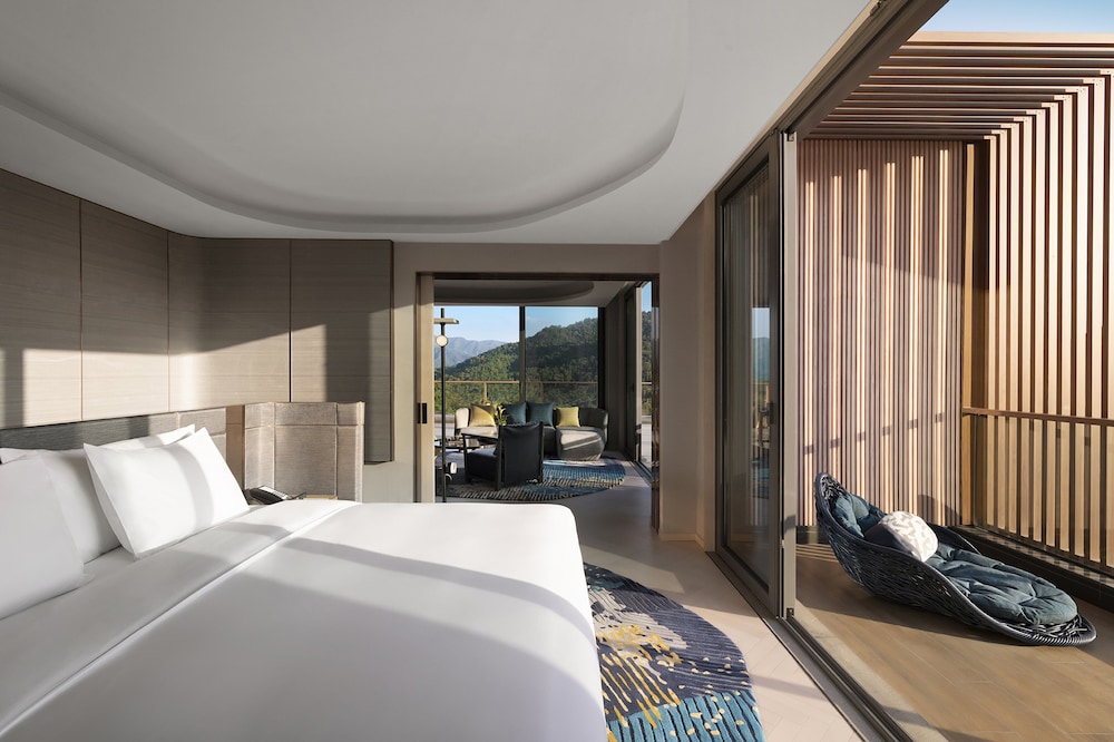 Suite, 1 Bedroom (Outdoor Living Area) - Photo 4