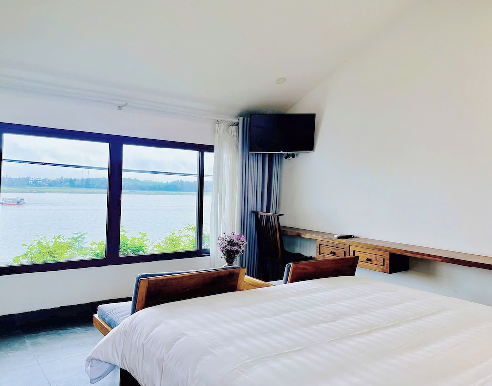 King Room with lake view photo 3