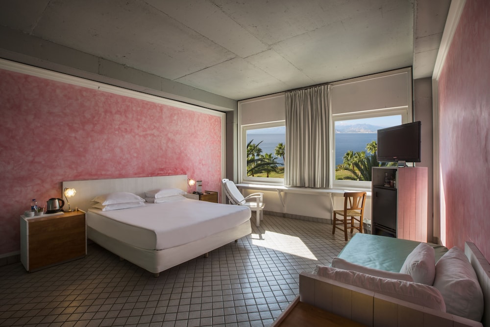 Standard Room, Sea View thumbnail 6