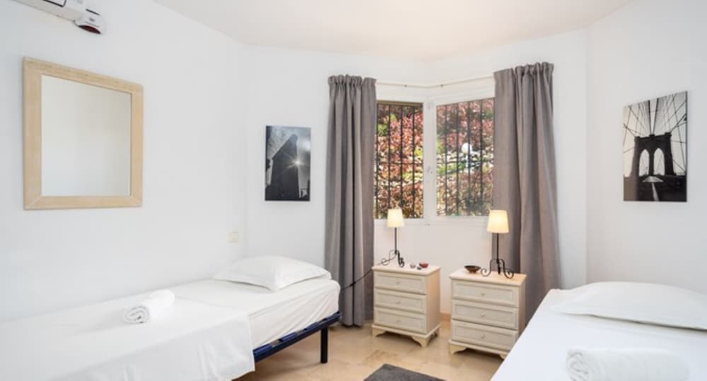 Apartamento Familiar, 2 Habitaciones, Vistas a la Piscina