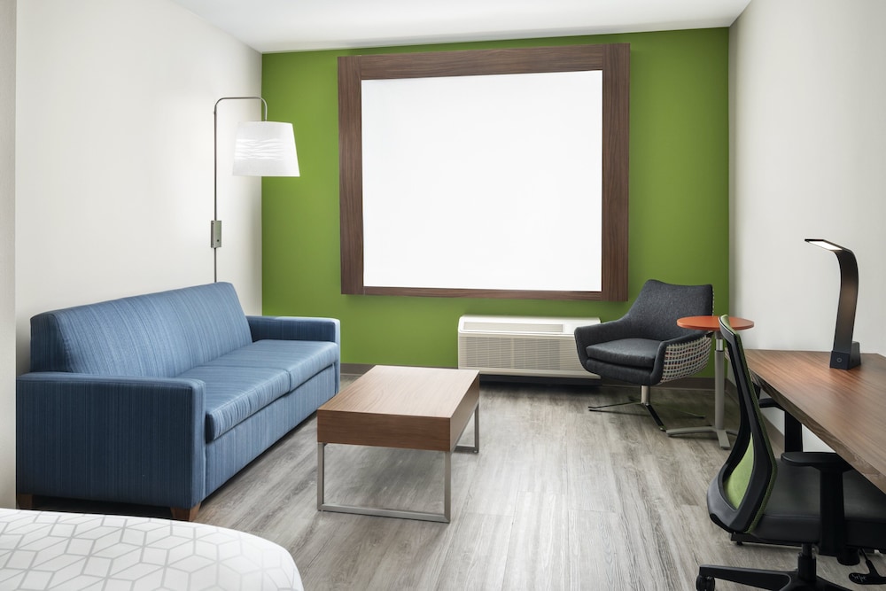 Suite, 1 King Bed, Accessible (Communications) - Photo 2