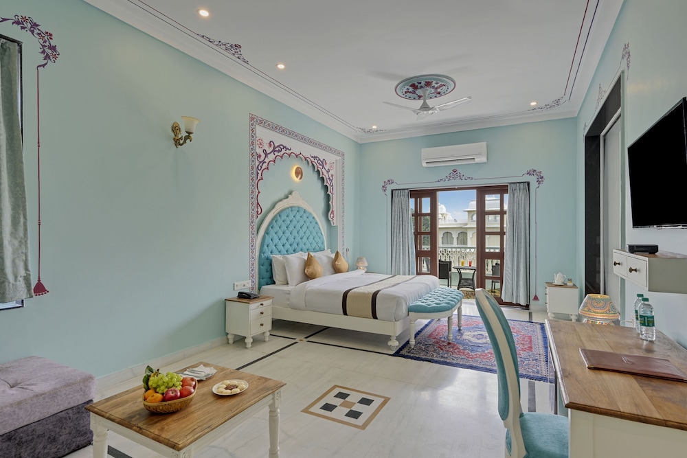 Luxury Suite - Photo 1
