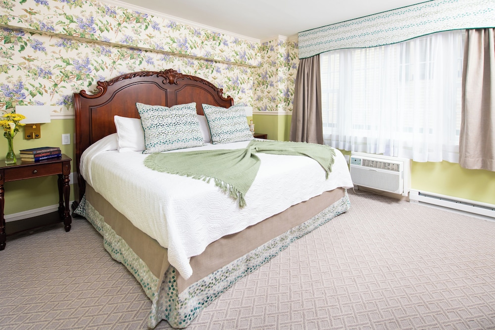 Deluxe Room, 1 King Bed (No Pets) - Photo 17