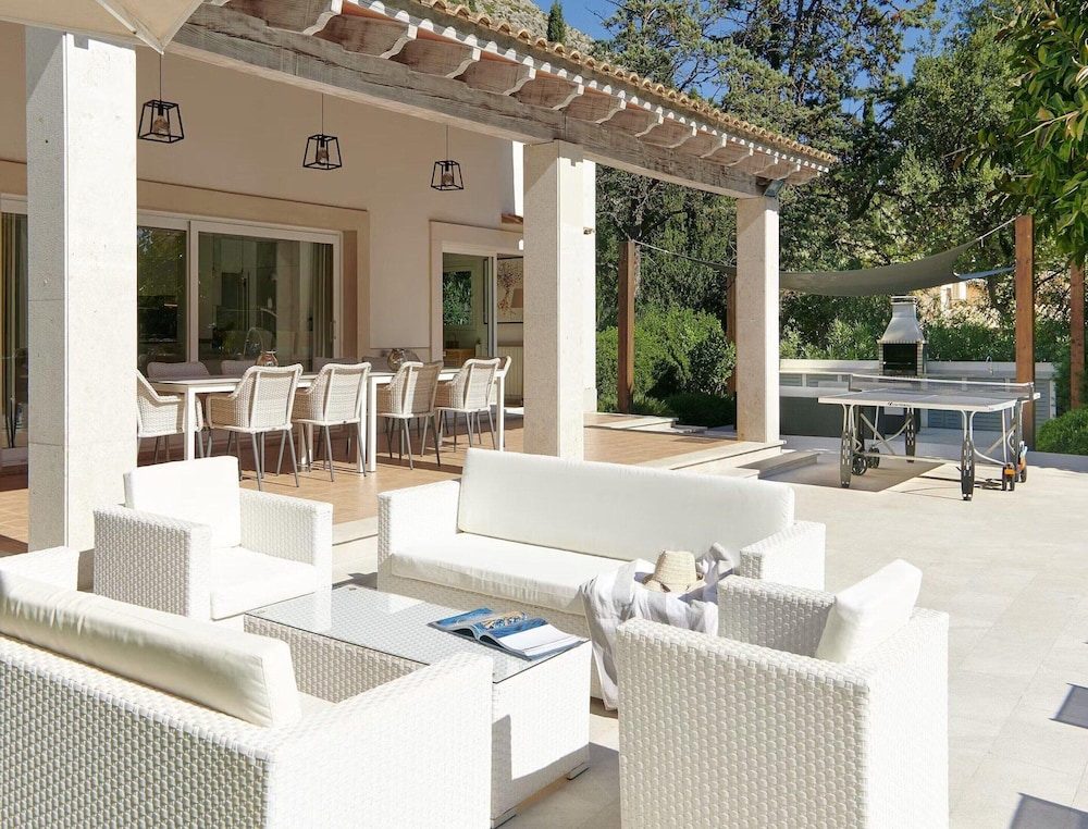 Villa photo 3