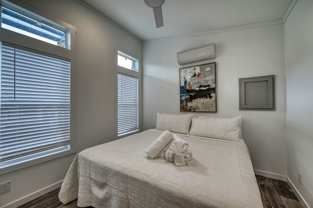 House, 1 King Bed, Patio (#13 3567 US 290 E) photo 2