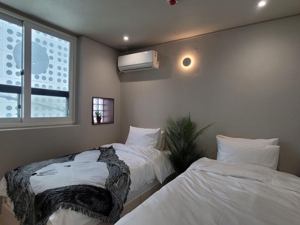 Deluxe Twin Room, Multiple Beds, Non Smoking, Air conditioning