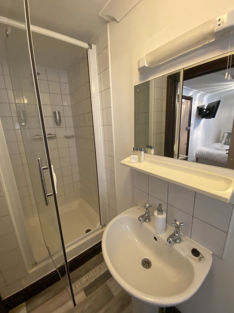 Luxury Twin Room, Ensuite - Photo 5