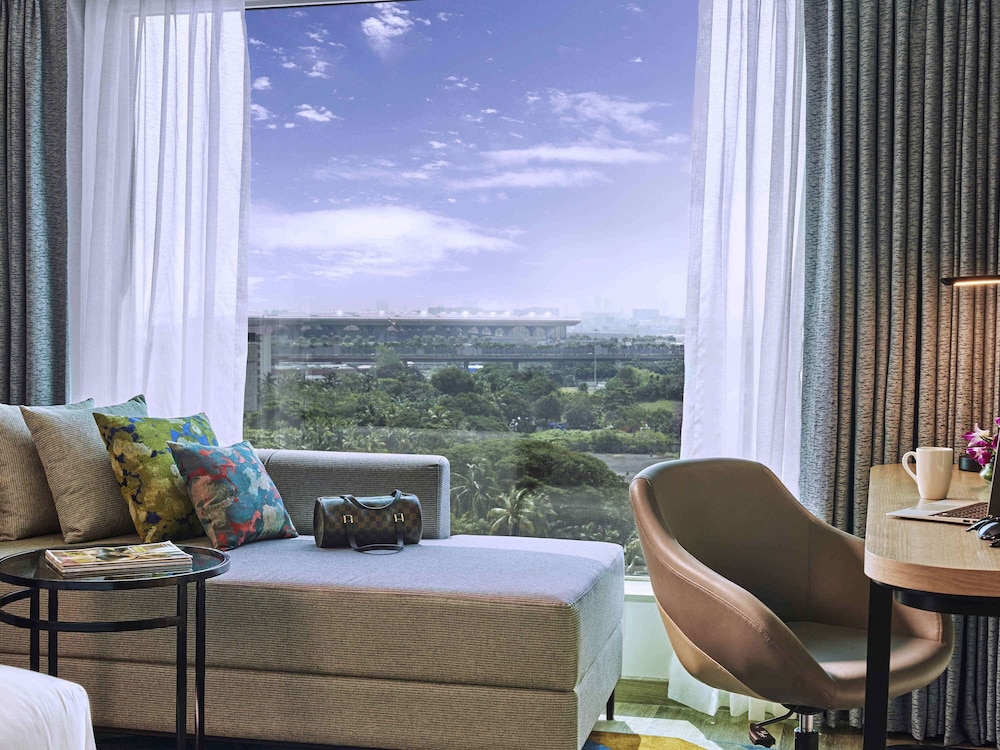 Superior King Bed Room With 20% OFF On F&B And Spa - Photo 4
