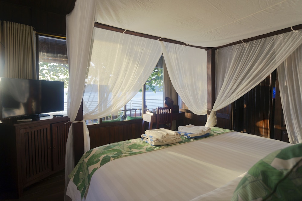 Family Villa, 2 Bedrooms, Private Pool, Beachfront