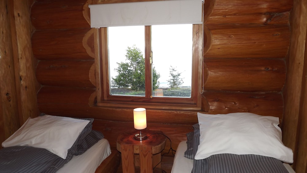 Twin Room, 1 Bedroom, Private Bathroom photo 3