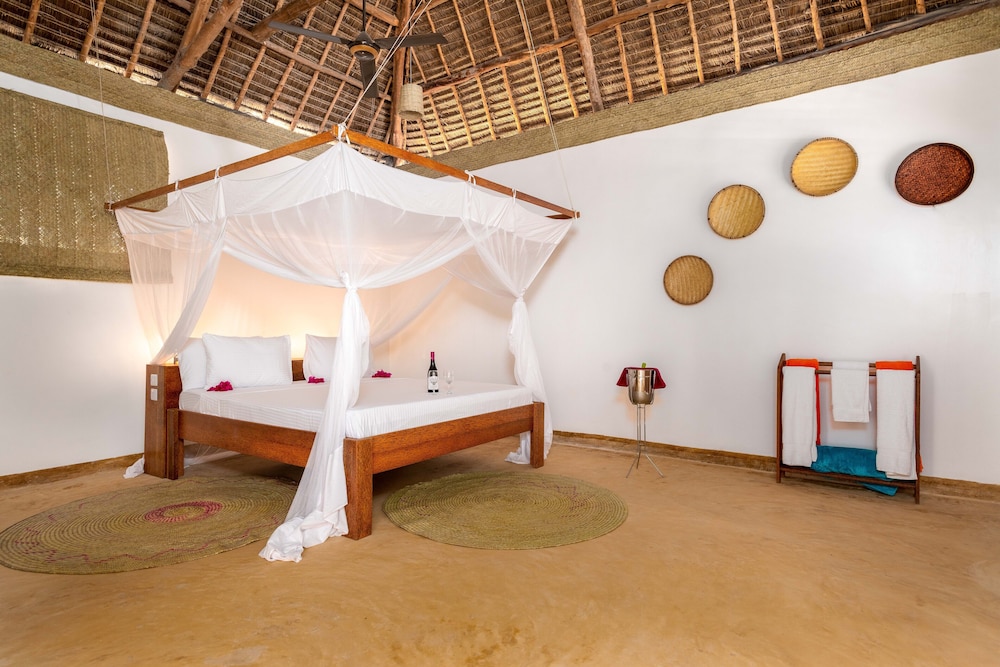 Premium Room, 1 King Bed, Ocean View (70 m2) photo 2