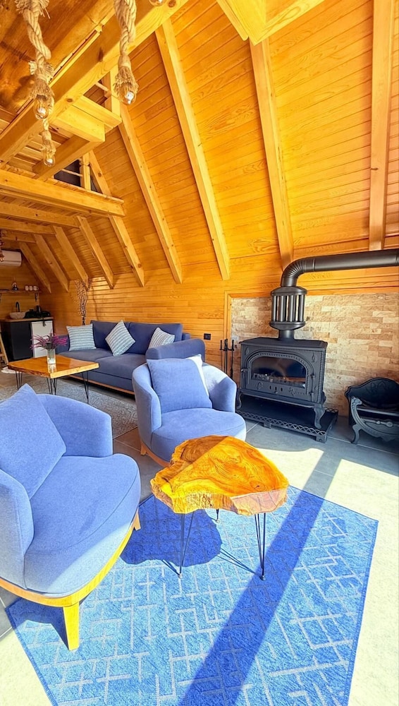 Luxury Bungalow, Balcony, Mountain View
