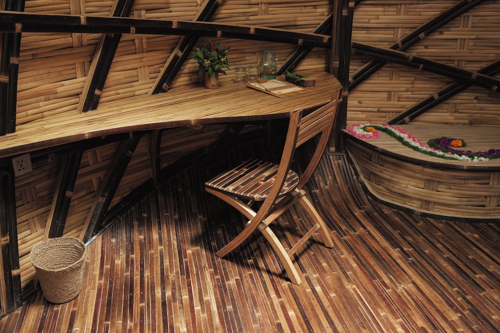 Kingfisher House - One Bedroom Bamboo Design