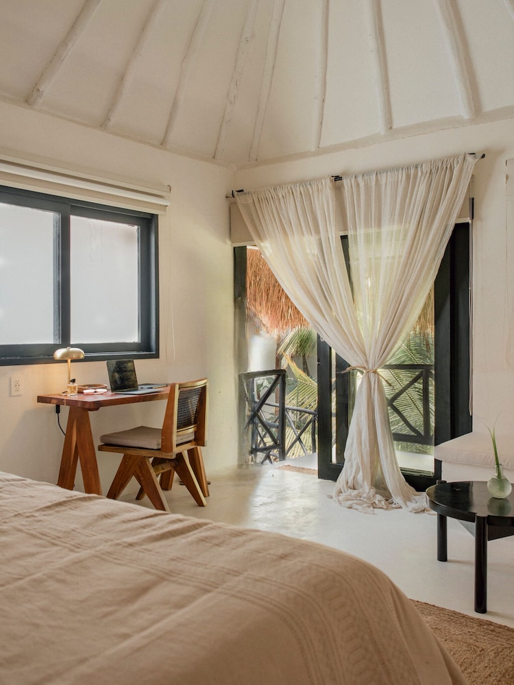 JUNGLE SUITE WITH TERRACE - Photo 4