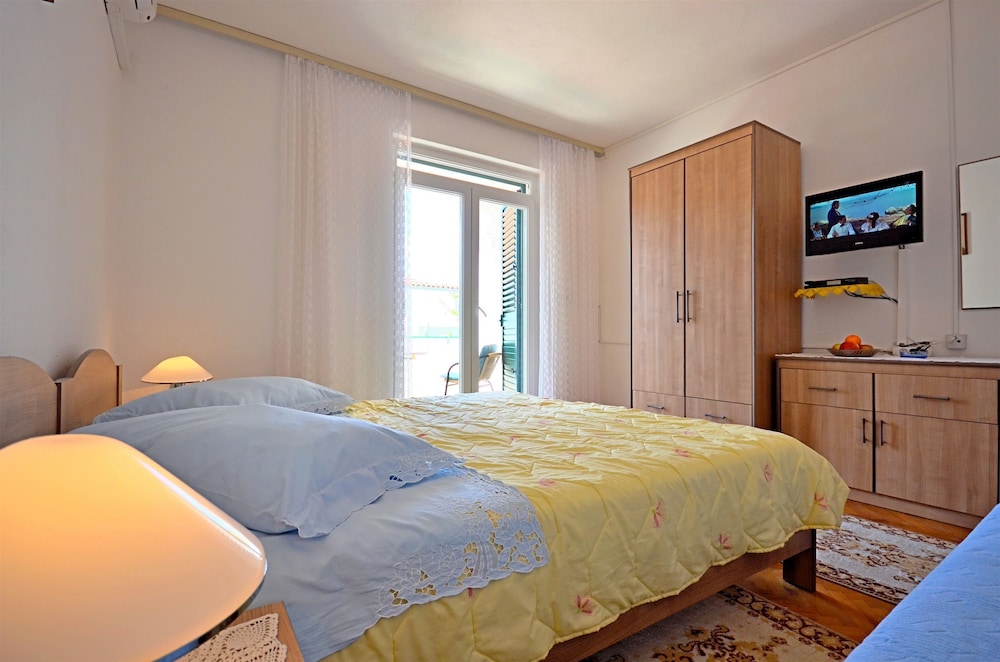 Room (S1) photo 1