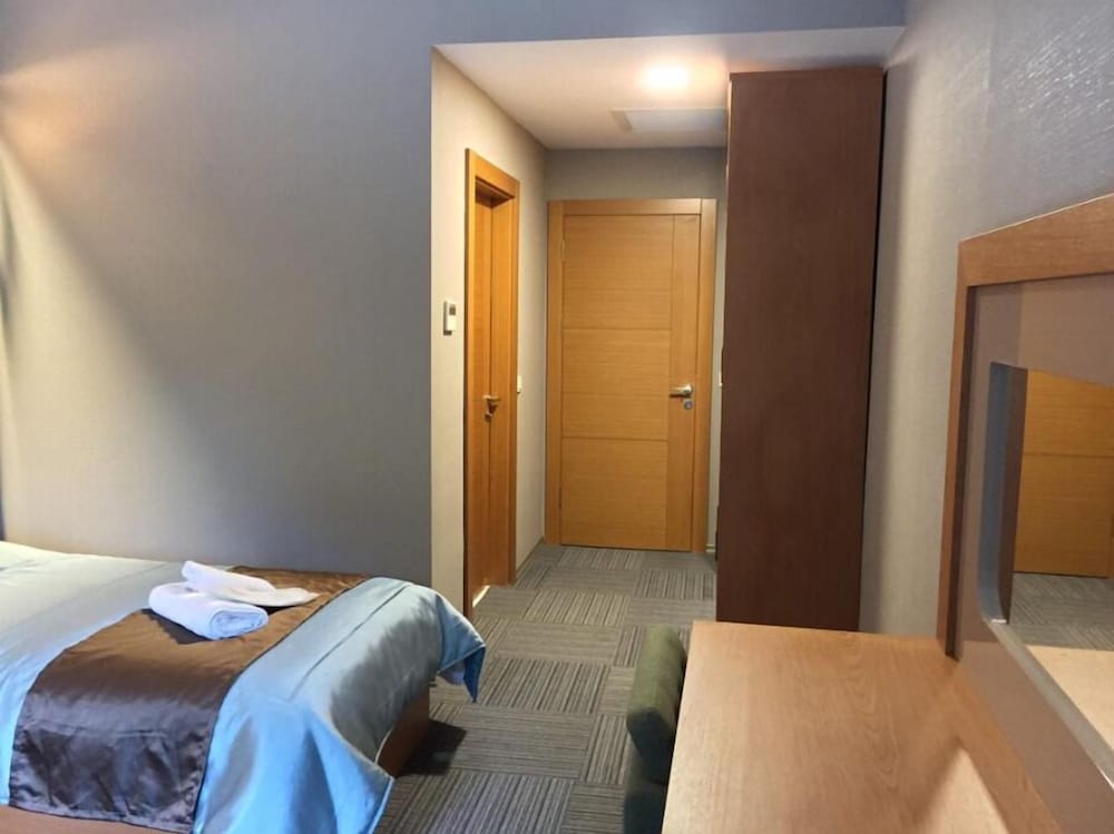 Business Room photo 2