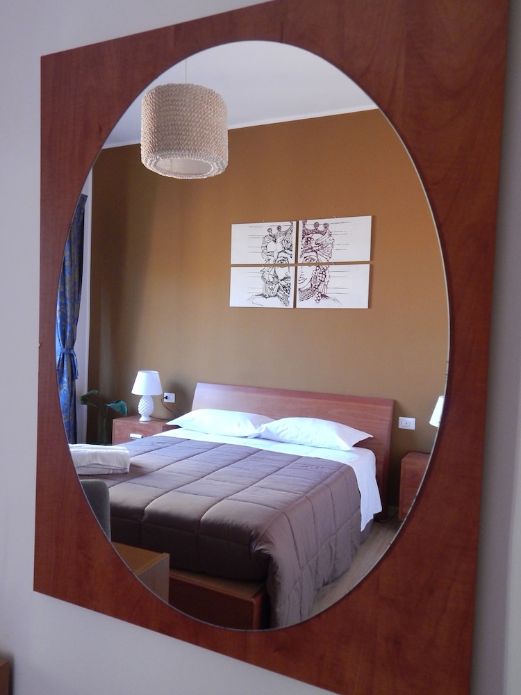 Double Room - Photo 9