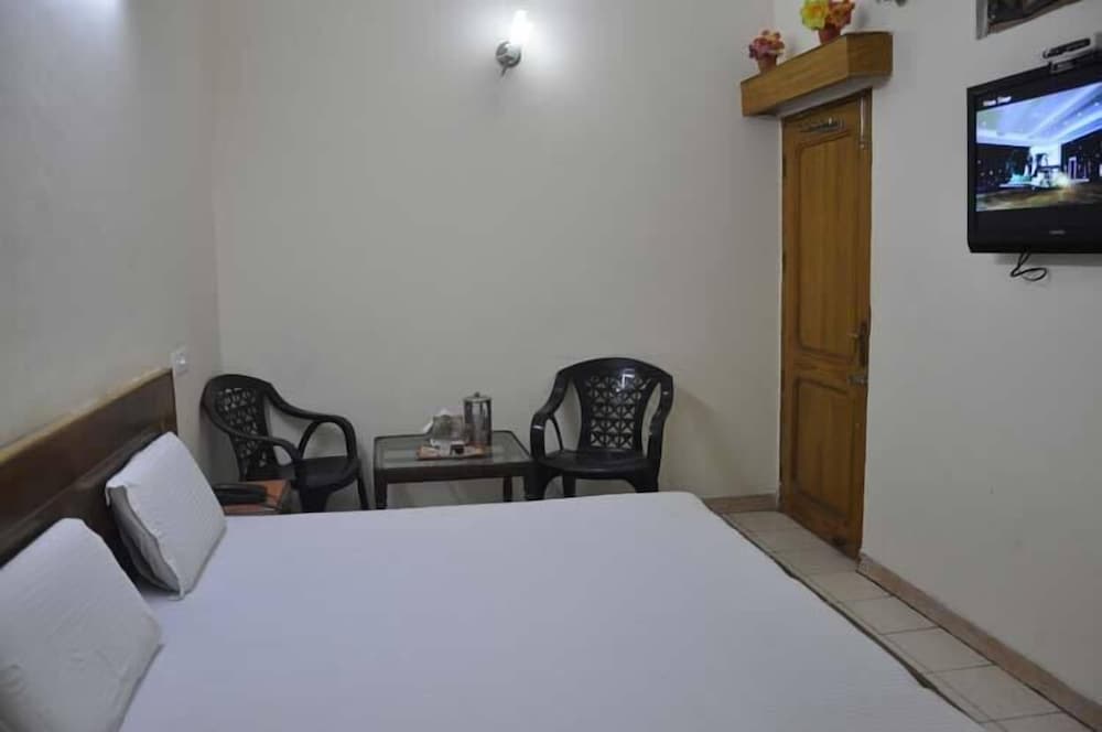 Deluxe Double Room Single Use, 1 Double Bed, Non Smoking, City View photo 2