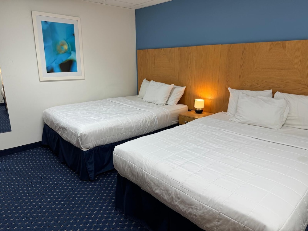 Family Room, Multiple Beds, Non Smoking, City View photo 2