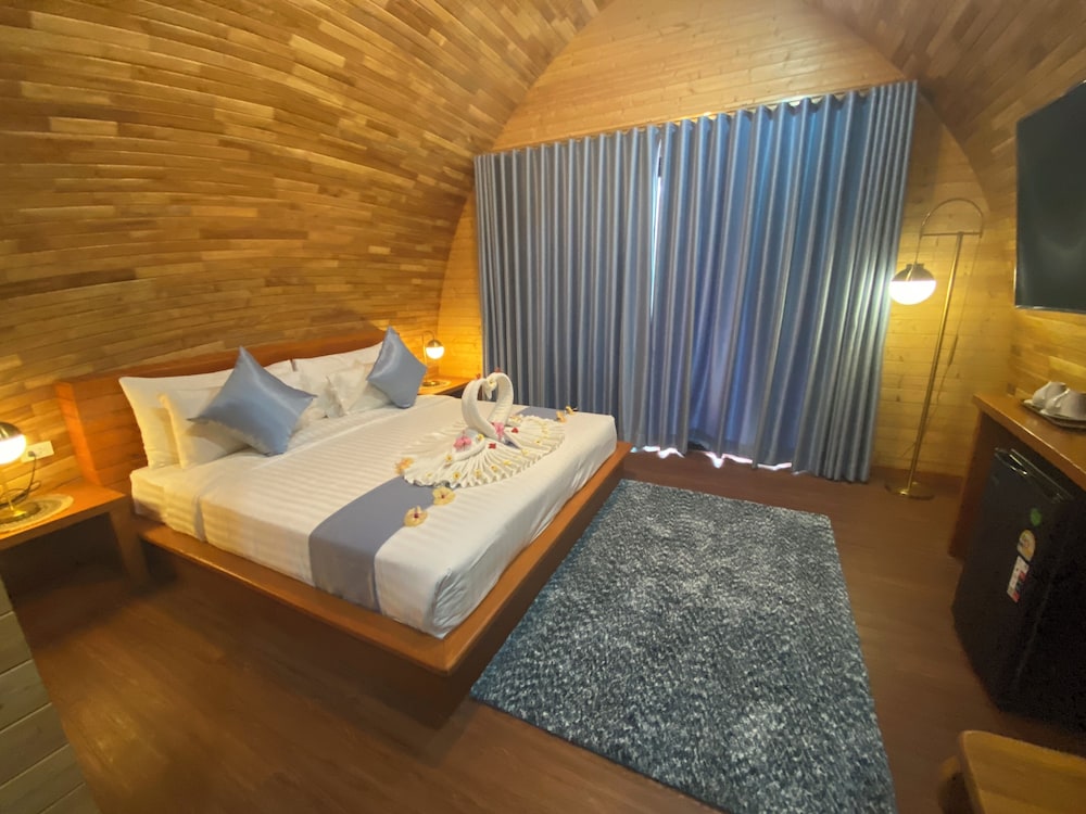 Deluxe Double Room, Bathtub, Sea View