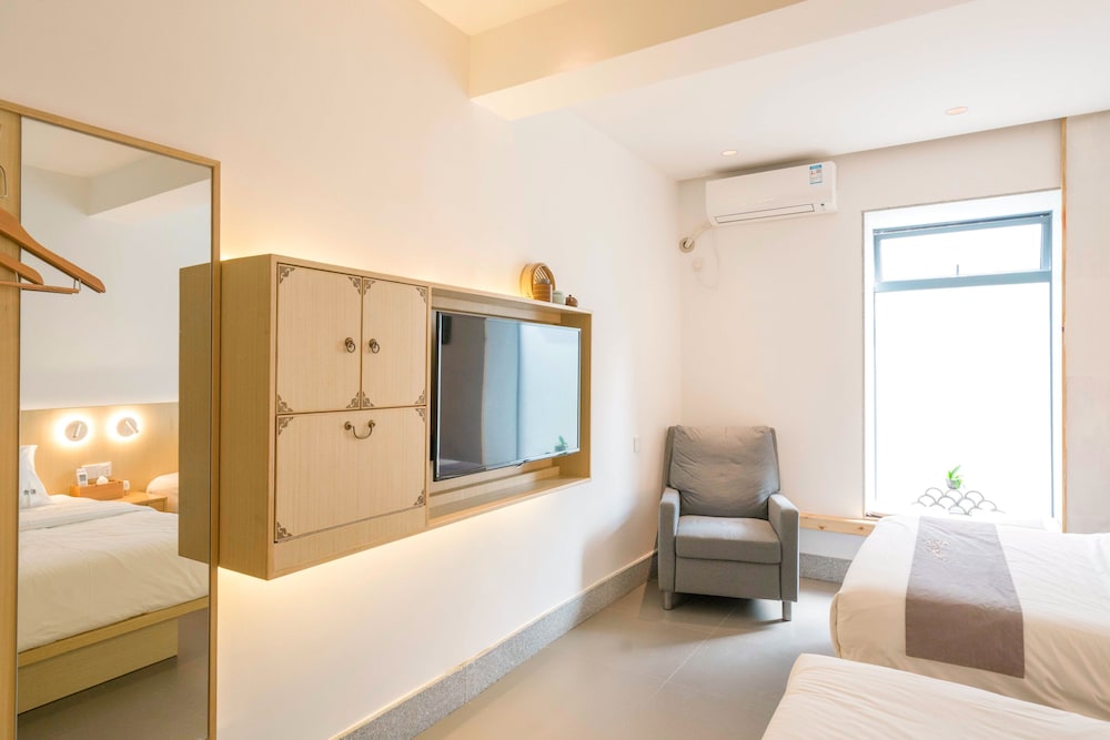 Superior King Or Twin Room photo 2