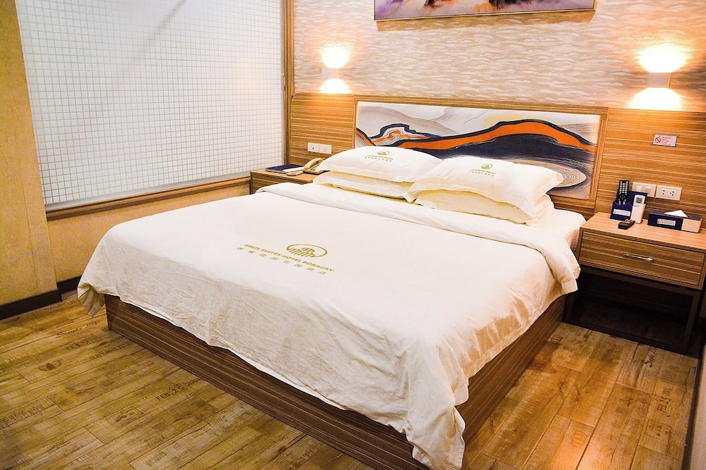 Deluxe Room - Photo 10