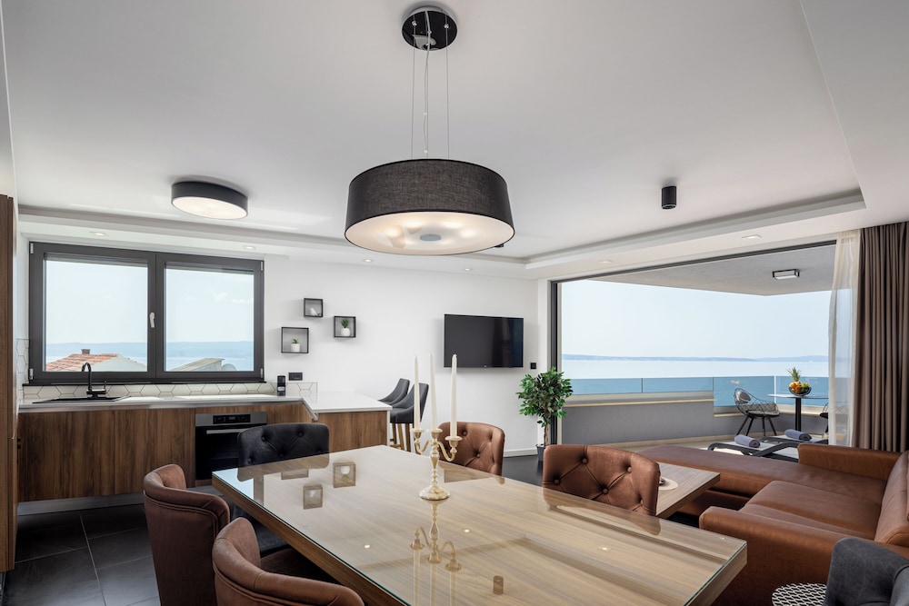 Superior Apartment, 2 Bedrooms, Partial Sea View, Beachfront photo 3