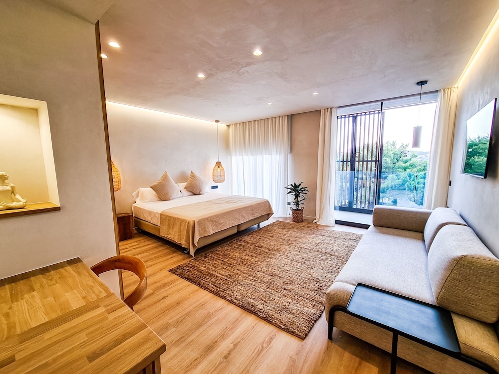 Superior Studio Suite photo 2