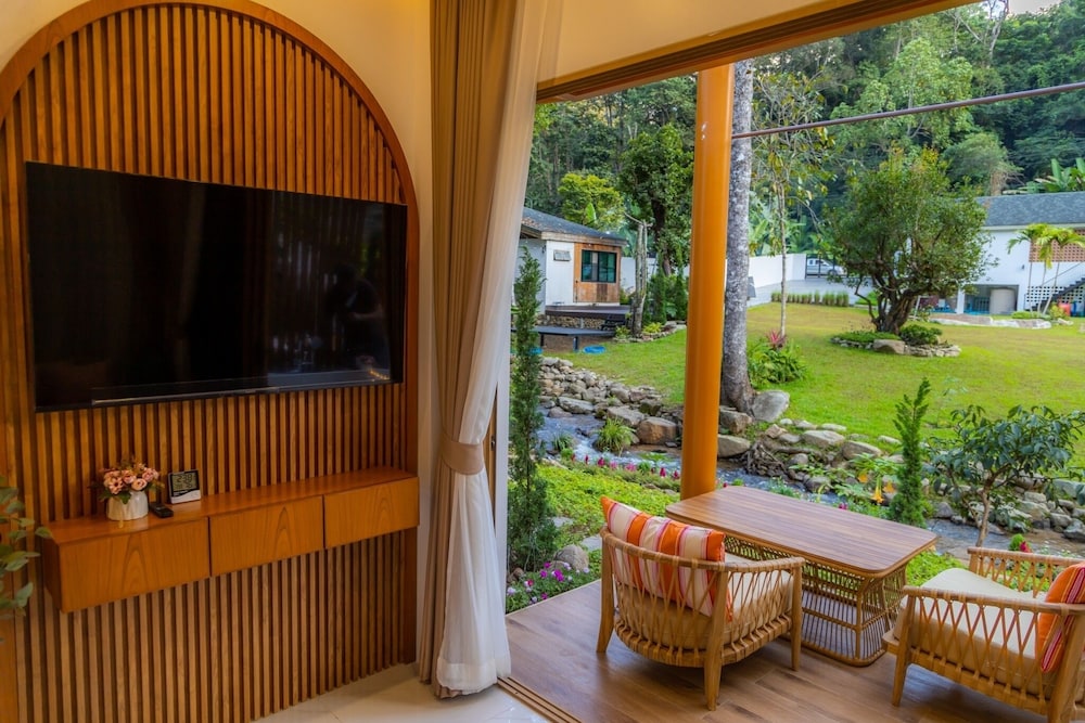 V2 : Villa Creek View - Photo 8