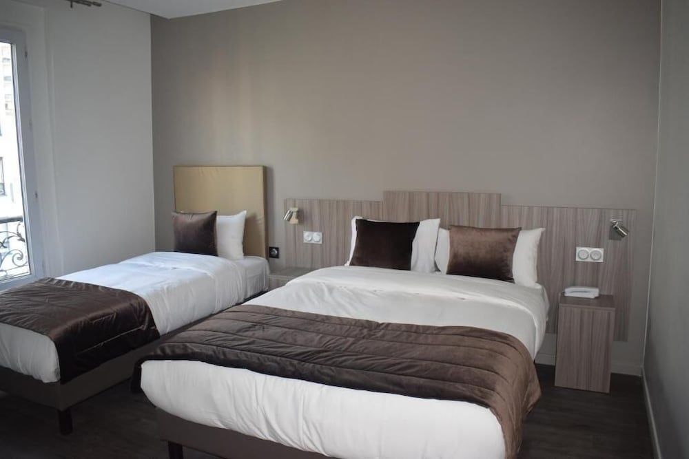 Deluxe Triple Room, Non Smoking, City View photo 1