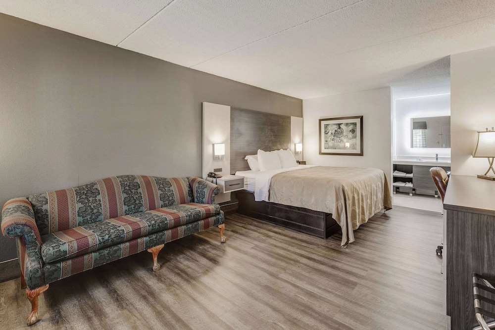 Room, 1 King Bed, Accessible, Non Smoking - Photo 3