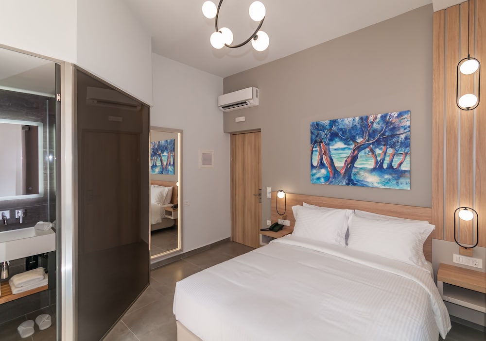 Economy Double Room, City View photo 2