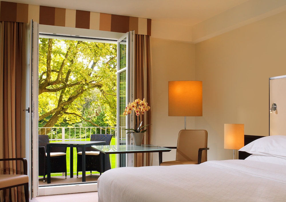 Room, 1 King Bed, Terrace, Park View - Photo 3