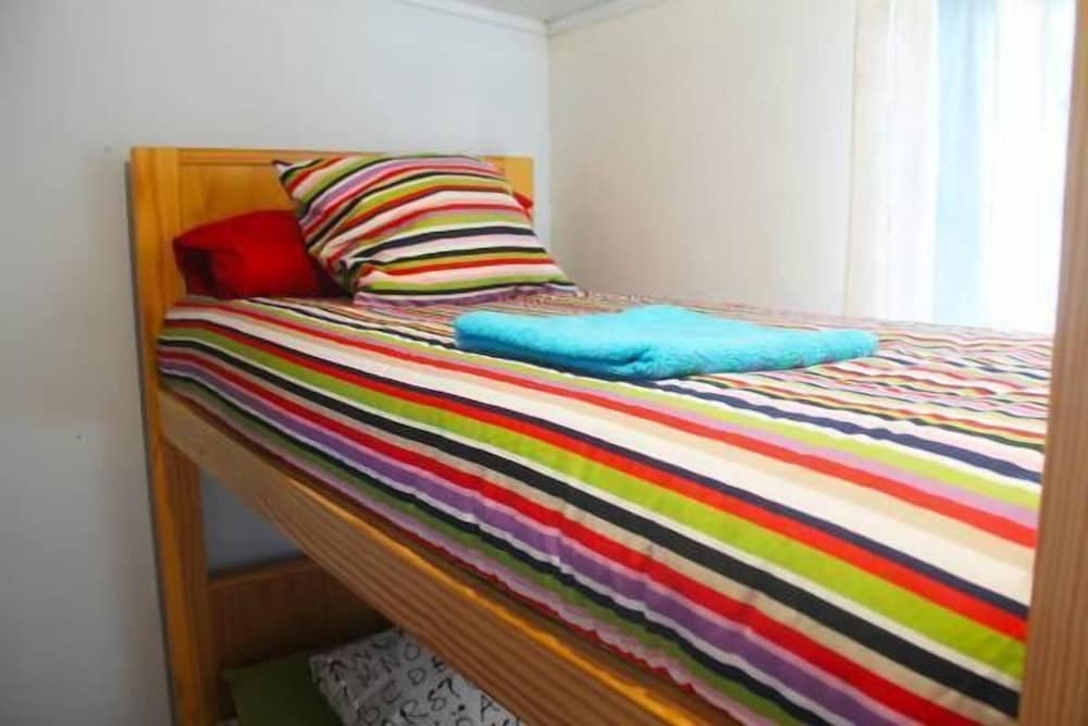 Shared Dormitory, Women Only (4 People)