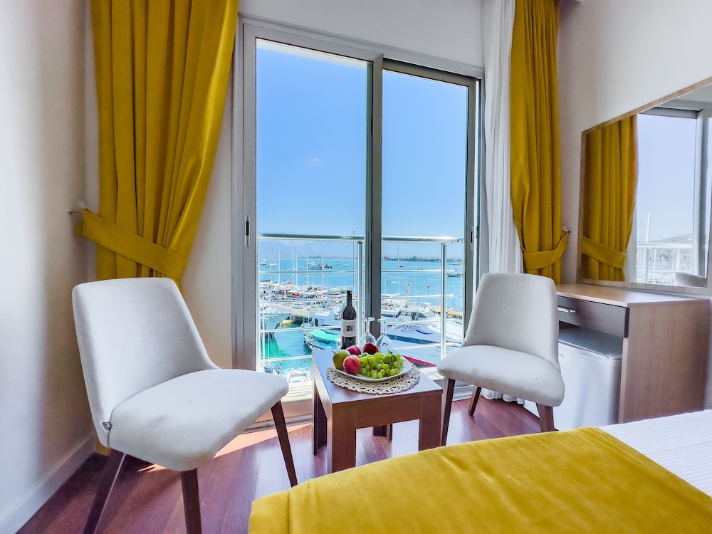 Standard Twin Room, Sea View - Photo 8