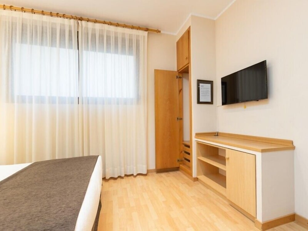 Basic Apartment photo 3