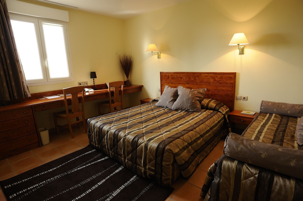 Standard Triple Room photo 2