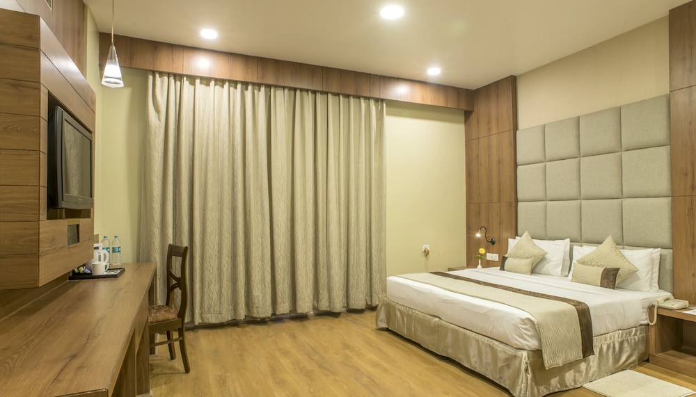 Super Deluxe Room - Photo 9