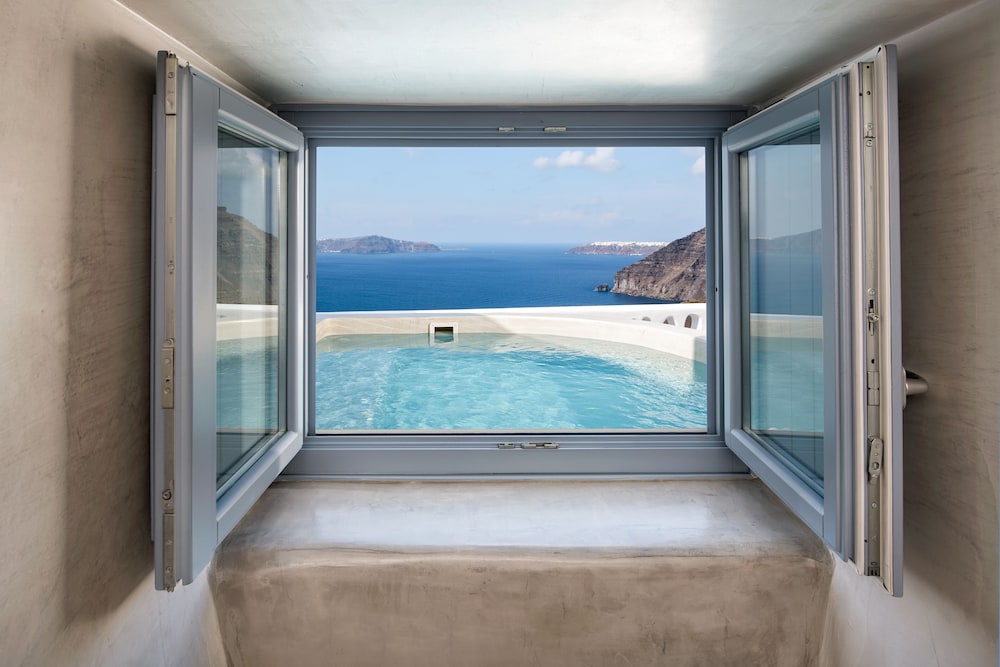 Cave Suite with Outdoor Hot Tub - Photo 6