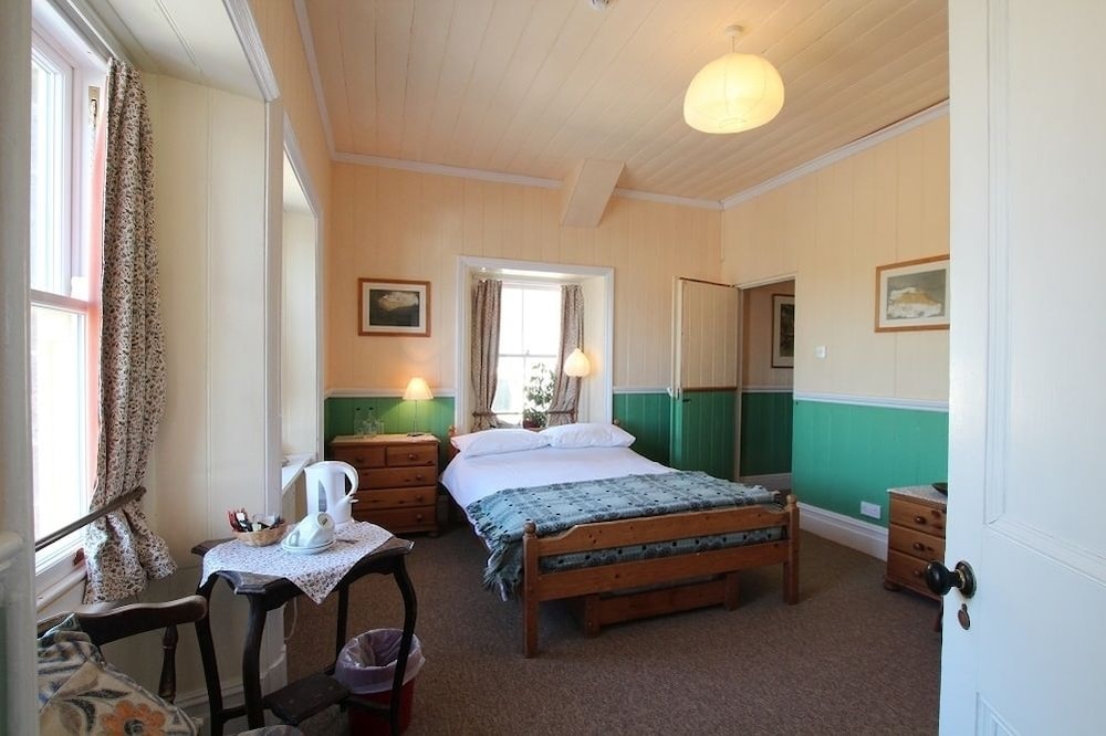 Room 4 photo 2