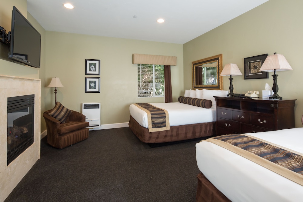 Deluxe Room, 2 Queen Beds - Photo 9