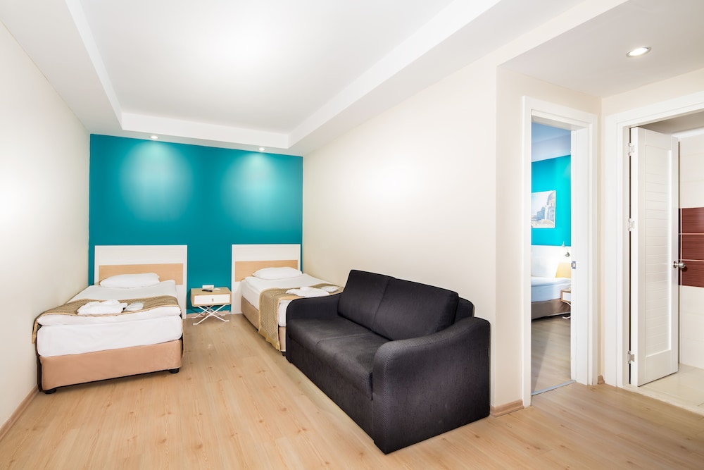 Family Room, 2 Bedrooms