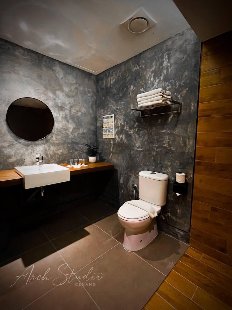 Studio Apartment - Photo 2