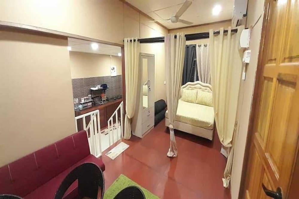 Room, 3 Bedrooms