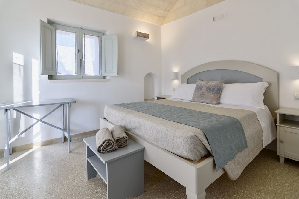 Deluxe Room - Photo 6