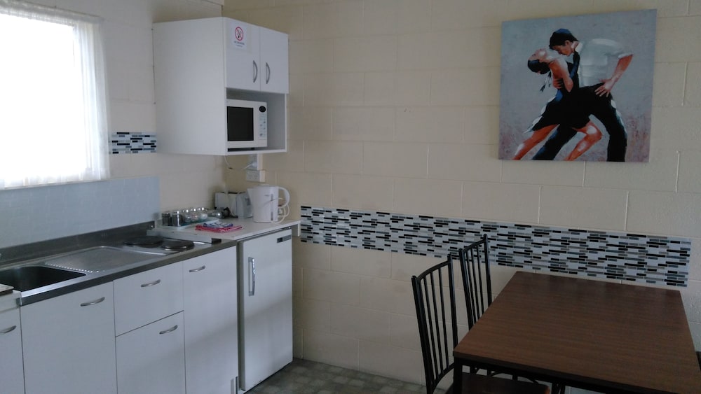 Family Room, Non Smoking, Kitchenette (1 Bedroom Family Unit - B) photo 2