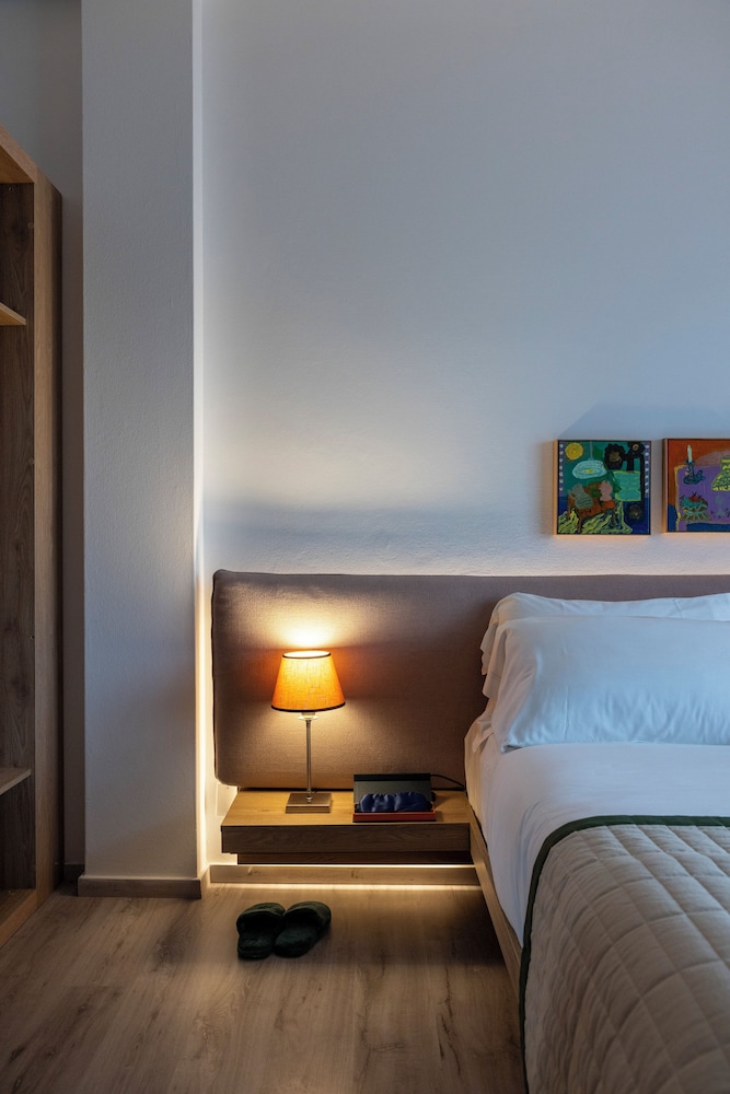 Deluxe Room - Photo 9