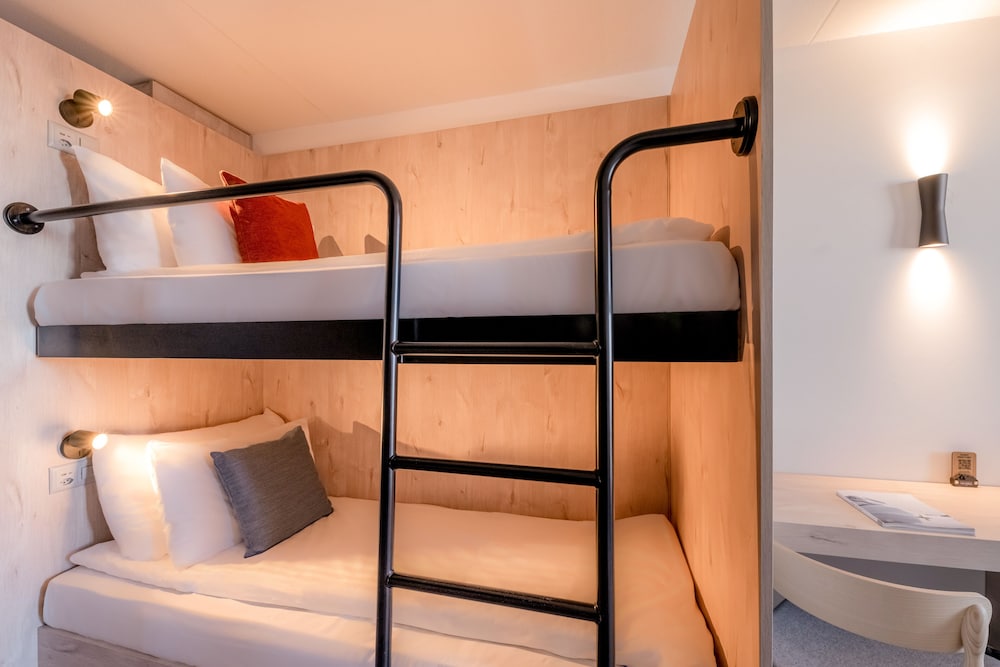 Superior Room, Multiple Beds, Mountain View (Family Plus)