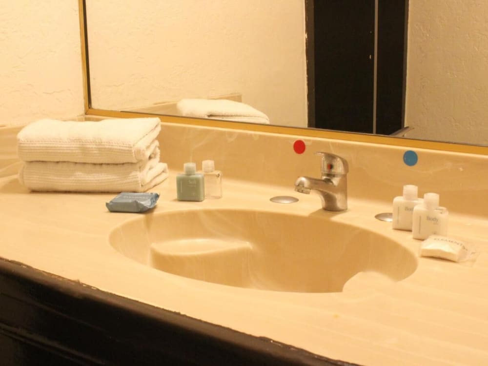 Economy Double Room photo 2